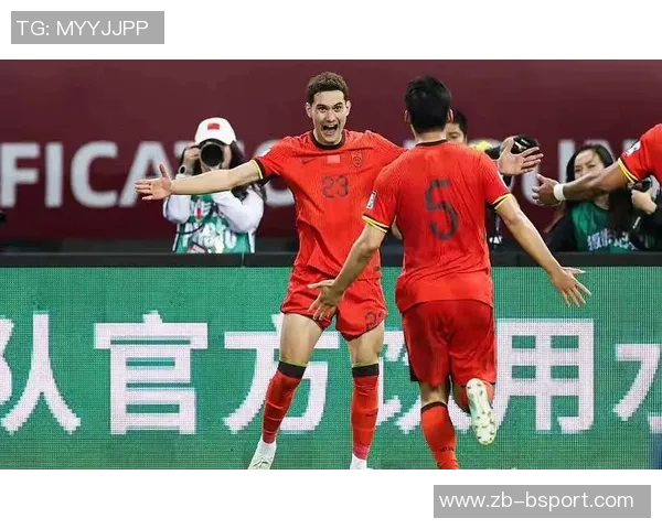 国足一人征服日本球迷，称他又高又帅，打破对中国男足固有印象